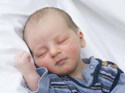 Bild zu Hier mal ein Bild von unserem Kleinen! - Forum für Februar - Mamis