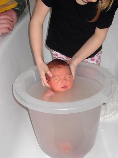 Bild zu Heute war Badetag;-)         das erste Mal - Forum für Februar - Mamis