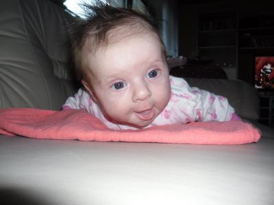 Bild zu auf dem Bauch liegen ist ja so doof... - Forum für Februar - Mamis