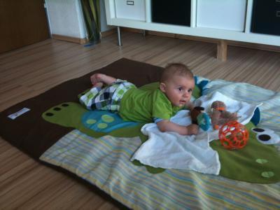 Bild zu Neue Krabbeldecke eingeweiht...fehlt noch was - Forum für Februar - Mamis