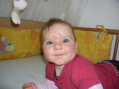 Bild zu Auf dem Gesicht schlafen... - Forum für Februar - Mamis