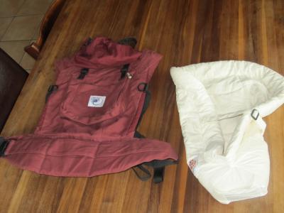Bild zu Ergo Baby carrier + Neugeboreneneinsatz 60 EUR zu verkaufen - Forum für Februar - Mamis