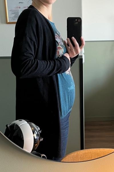 Bild zu 1.Bauchfoto! Ich seh aus wie im 7.Monat! - Forum für Februar - Mamis