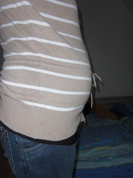 Bild zu Mal wieder Bauchbilder von mir bei 23+0= 24 SSW :-) - Forum für März - Mamis