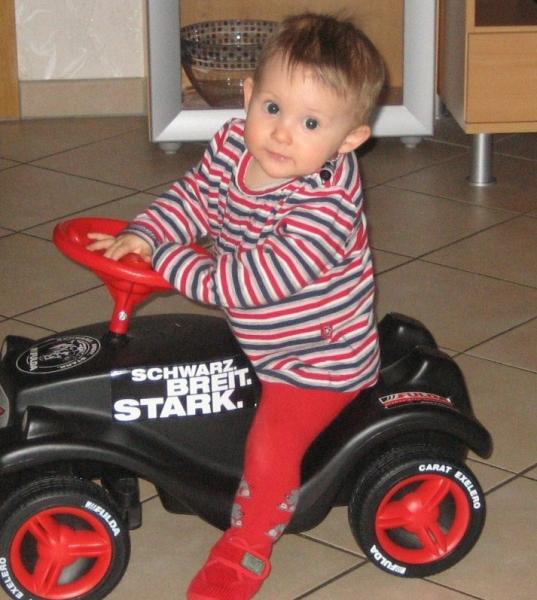 Bild zu Merle fährt Bobbycar - Forum für März - Mamis