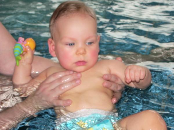 Bild zu schwimmen macht spass  !!! - Forum für März - Mamis