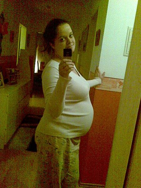 Bild zu Zwei neue Bauchfotos & dringende Frage !!! - Forum für März - Mamis