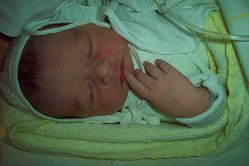 Bild zu Endlich mal ein BIld von unserem Süssen... - Forum für März - Mamis