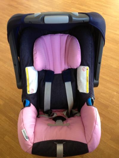 Bild zu Hat jemand von euch n Römer Babysafe und braucht n Mädchenüberzug?? - Forum für März - Mamis