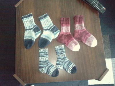 Bild zu unser Kiga verkauft wieder selbstgestrickte Socken, je paar 3,50€ - Forum für März - Mamis