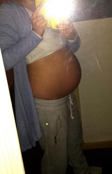 Bild zu Gans oder Babybauch?! ........Weihnachtsbilderrunde :-) :-) :-) - Forum für März - Mamis