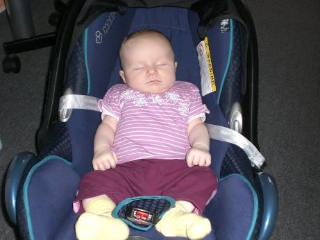 Bild zu neugeboreneneinsatz beim maxi cosi - Forum für April - Mamis