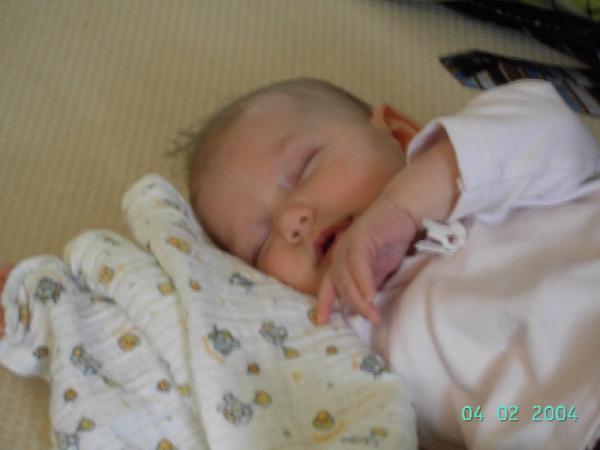 Bild zu .. hier auch mal ein bild von liara .. - Forum für April - Mamis