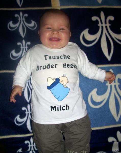 Bild zu Jipppiiiehhhh.... Mein Muckelchen dreht sich + macht den Vierfüsslerstand :-) - Forum für April - Mamis