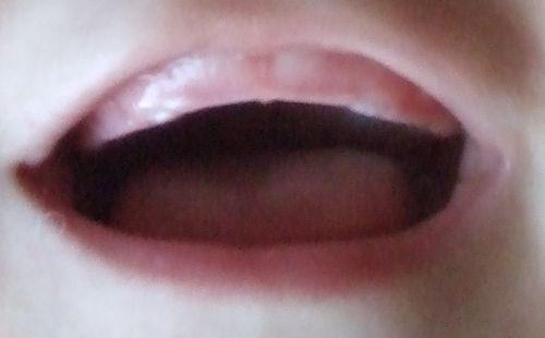 Bild zu Die versprochenen Vampirzähne-Fotos 1/2 - Forum für April - Mamis