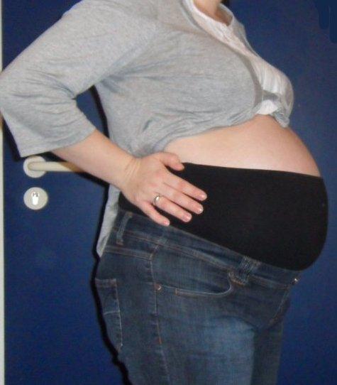 Bild zu mein Bauch 2 Monate vor ET - Forum für April - Mamis