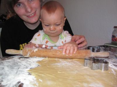 Bild zu In der Weihnachtsbäckerei :) - Forum für April - Mamis
