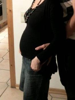 Bild zu Zeigt her eure Bäuche ;-) - Forum für April - Mamis