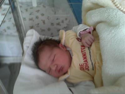 Bild zu unsere süße bella ist da... - Forum für April - Mamis