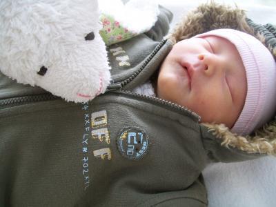 Bild zu Meine Maja ist da.... mit bild - Forum für April - Mamis