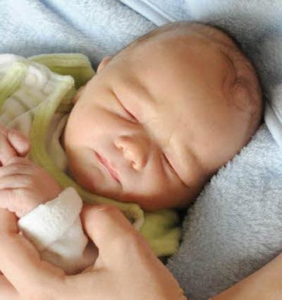 Bild zu Unser Schatz Paul Lenni ist da :-) - Forum für April - Mamis