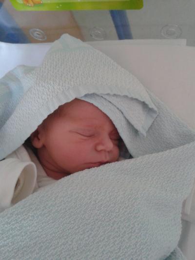 Bild zu Brauche dringend eure Hilfe!  + endlich Babyfoto!!! :-) - Forum für April - Mamis