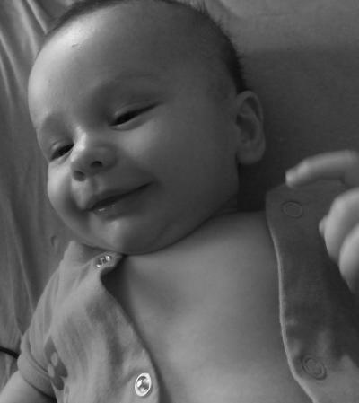 Bild zu :D nico kommt aus dem grinsen nimmer raus - Forum für April - Mamis