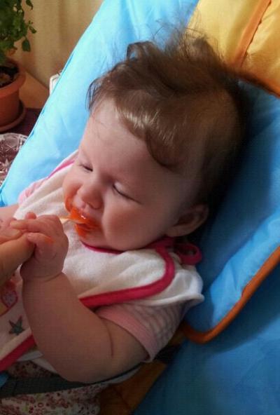 Bild zu mira und ihre möhre - Forum für April - Mamis