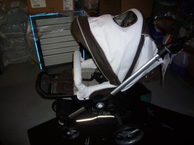 Bild zu Auch mein Wagen ist nun endlich eingetroffen :)))) - Forum für April - Mamis