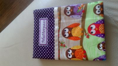 Bild zu Genaehte Mutterpasshuelle - ein Traum für 13,50 Euro inkl Vs - Forum für April - Mamis