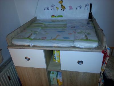 Bild zu unsere neue wickelkommode steht endlich - Forum für April - Mamis