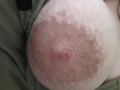 Bild zu Komische Brust?! - Forum für April - Mamis