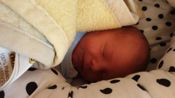 Bild zu Ausgekugelt Maximilian noel - Forum für April - Mamis