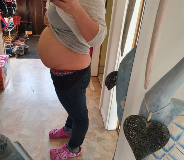 Bild zu Sieht er schon gesenkt aus???? - Forum für April - Mamis