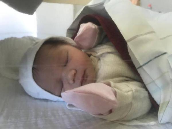 Bild zu 39+0 vorzeitiger Blasensprung, 39+2 Ausgekugelt. Achtung Lang! - Forum für April - Mamis