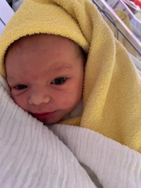Bild zu Es hat geklappt und wir dürfen kuscheln - Forum für April - Mamis