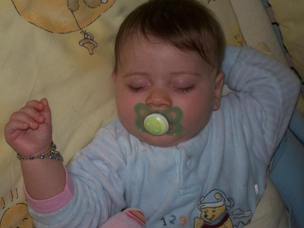 Bild zu Endlich schläft meine auch... Hier meine wibbelige Selin - Forum für Mai - Mamis