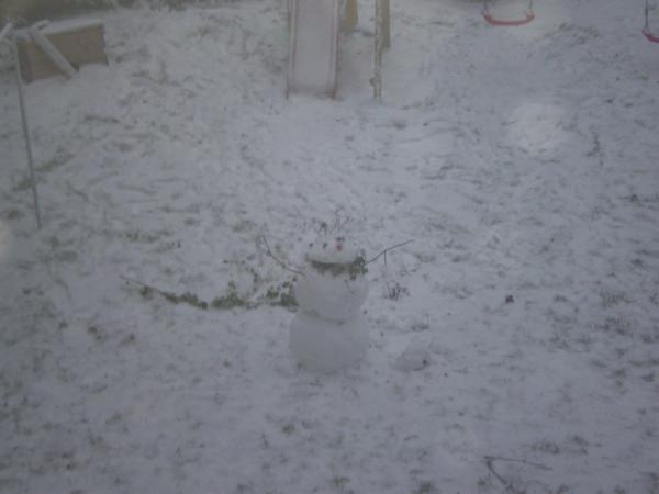 Bild zu Foto von dem verunglückten Schneemann. - Forum für Mai - Mamis