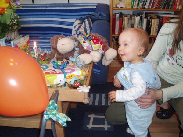 Bild zu So, die ersten Geschenke sind ausgepackt... :-) - Forum für Mai - Mamis
