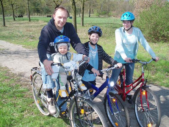 Bild zu auf dem Fahrrad unterwegs... - Forum für Mai - Mamis