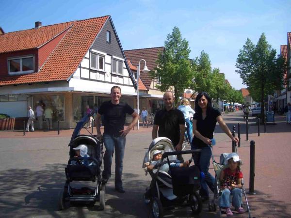 Bild zu so hier nun noch ein paar bilder vom treffen seher und meiner einer :) - Forum für Mai - Mamis