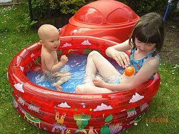 Bild zu Heute haben auch meine Mäuse angebadet... - Forum für Mai - Mamis