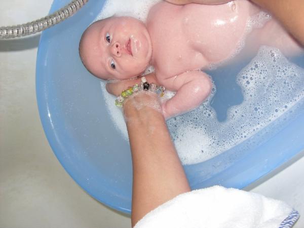 Bild zu Paula hat gerade gebadet. - Forum für Mai - Mamis
