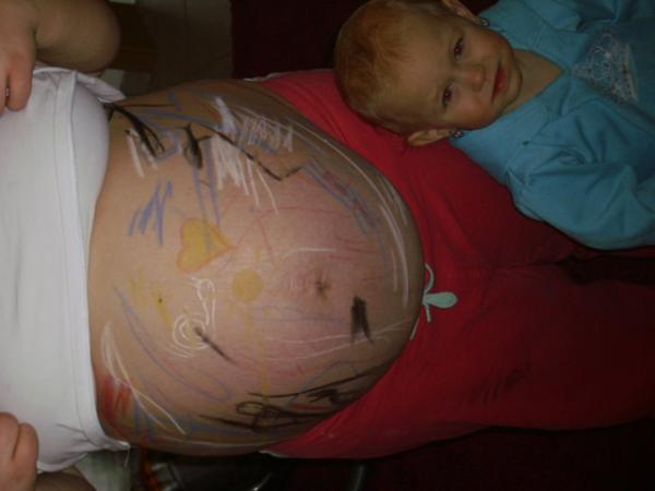 Bild zu Meine kleine Maus hat sich mal ausgetobt^^ - Forum für Mai - Mamis