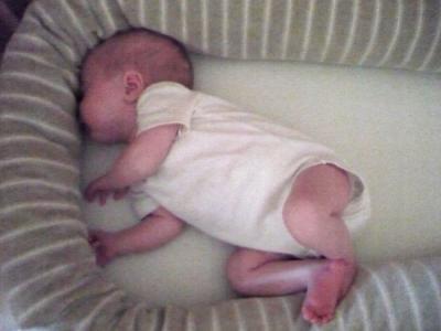 Bild zu Meine Kleine schlaeft und schlaeft.... - Forum für Mai - Mamis