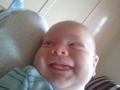 Bild zu das schönste lachen auf der welt :-) - Forum für Mai - Mamis