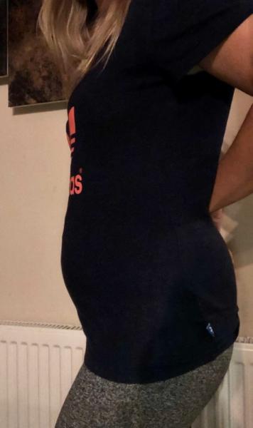 Bild zu Bauch ist schon mal da 😂 - wo tut sich schon was? - Forum für Mai - Mamis