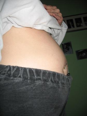 Bild zu Hab auch mal ein Bauchbild gemacht ;-) - Forum für Juni - Mamis