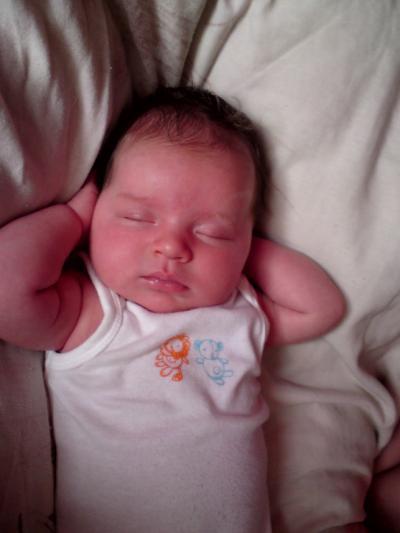 Bild zu Hier mal wieder paar neue fotos von Amelie -Sophie.... - Forum für Juni - Mamis