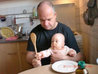 Bild zu beim Abendessen... - Forum für Juni - Mamis